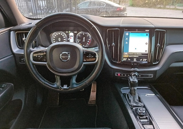 Volvo XC 60 cena 139900 przebieg: 98000, rok produkcji 2019 z Warszawa małe 781